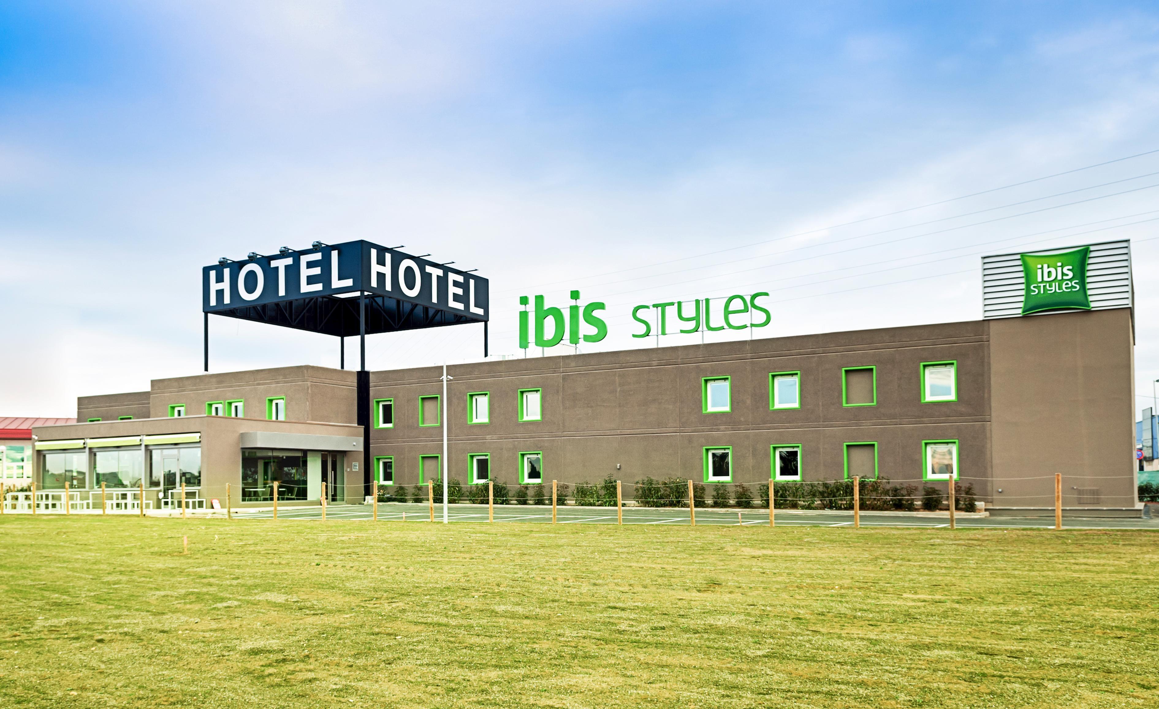 Hotel Ibis Styles Lleida Torrefarrera Exterior photo