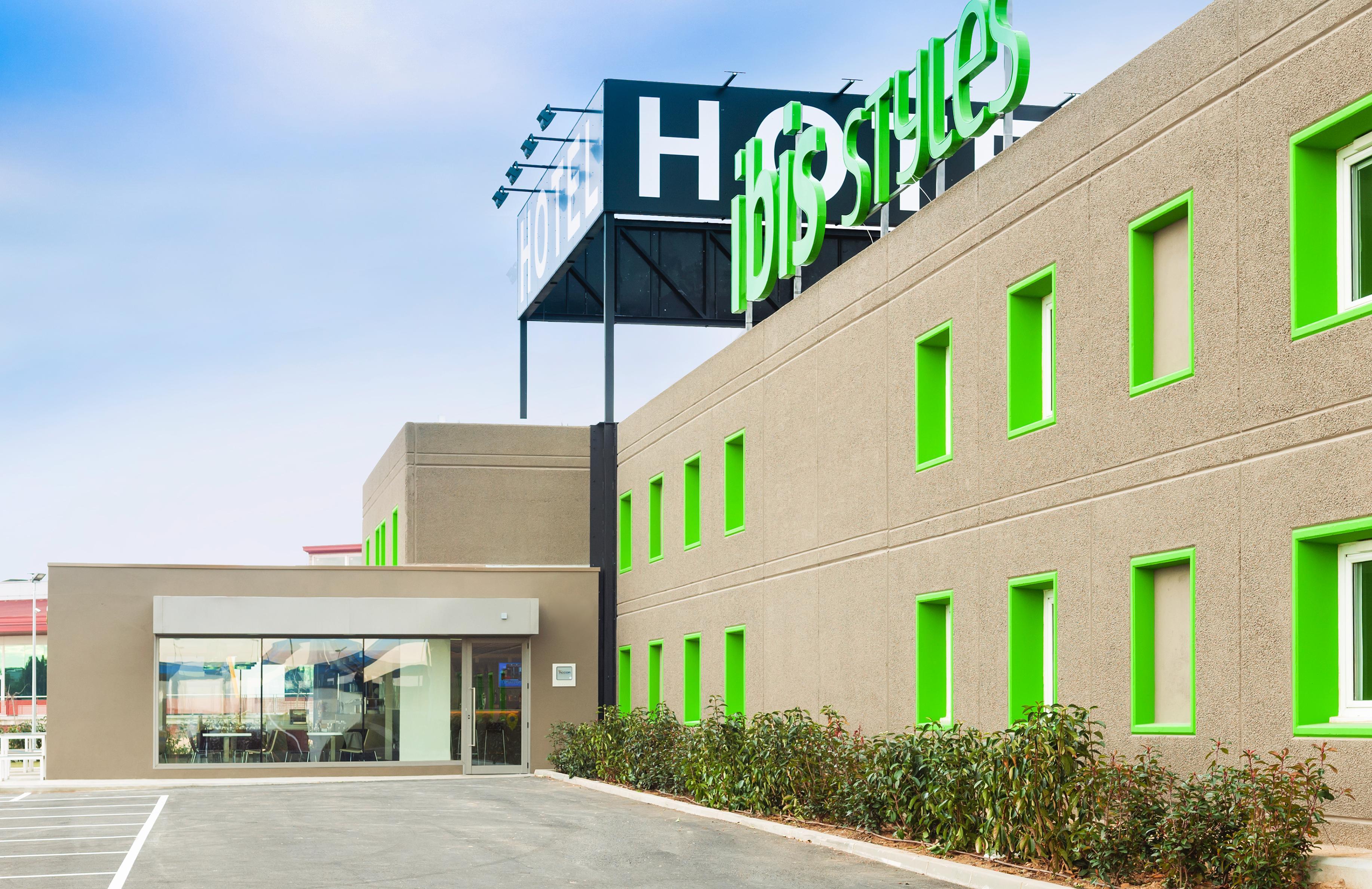 Hotel Ibis Styles Lleida Torrefarrera Exterior photo