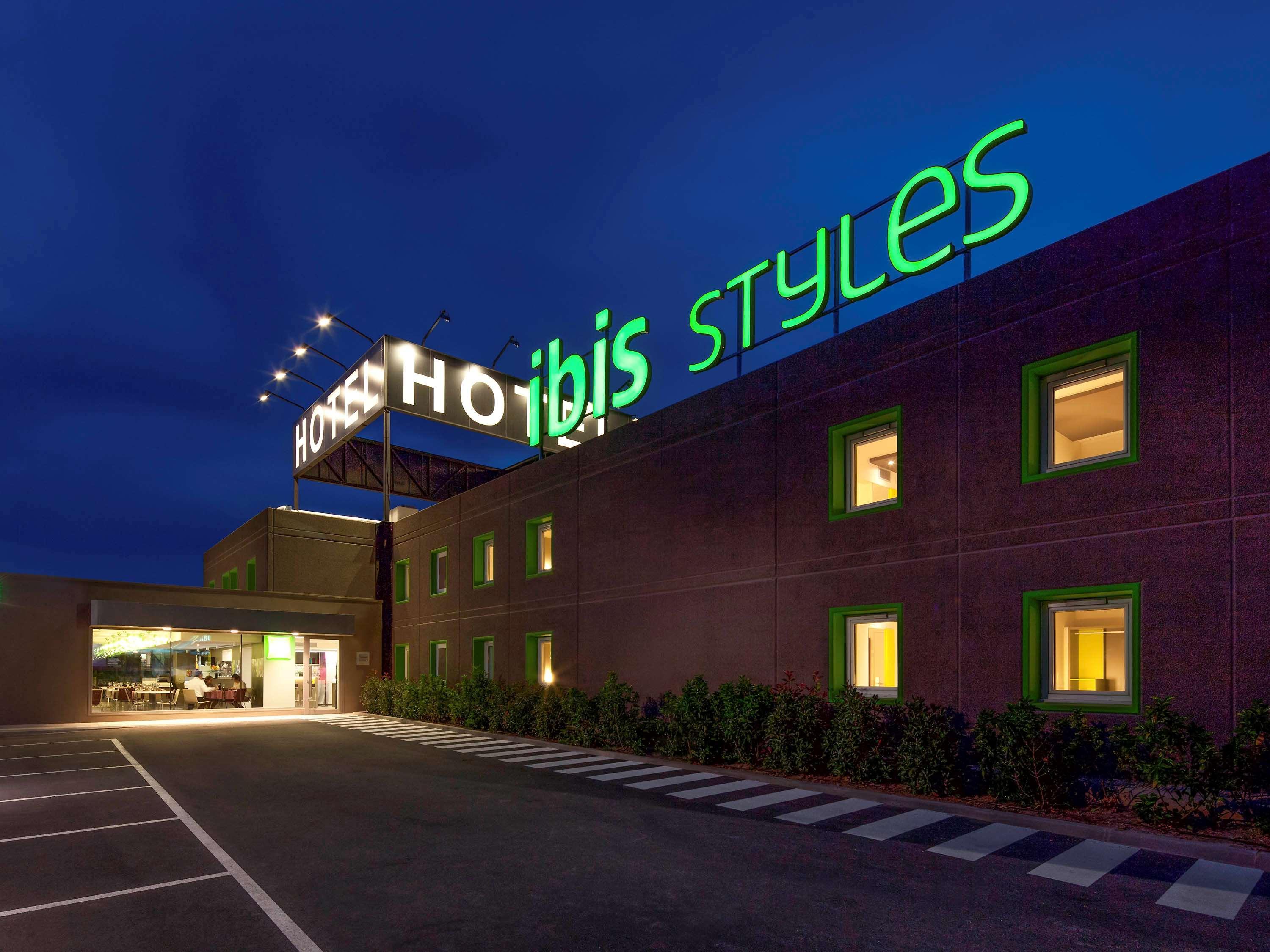 Hotel Ibis Styles Lleida Torrefarrera Exterior photo